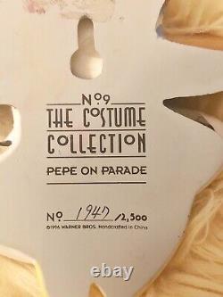 Vintage special edition Pepe skunk Penelope looney tunes wall hangings